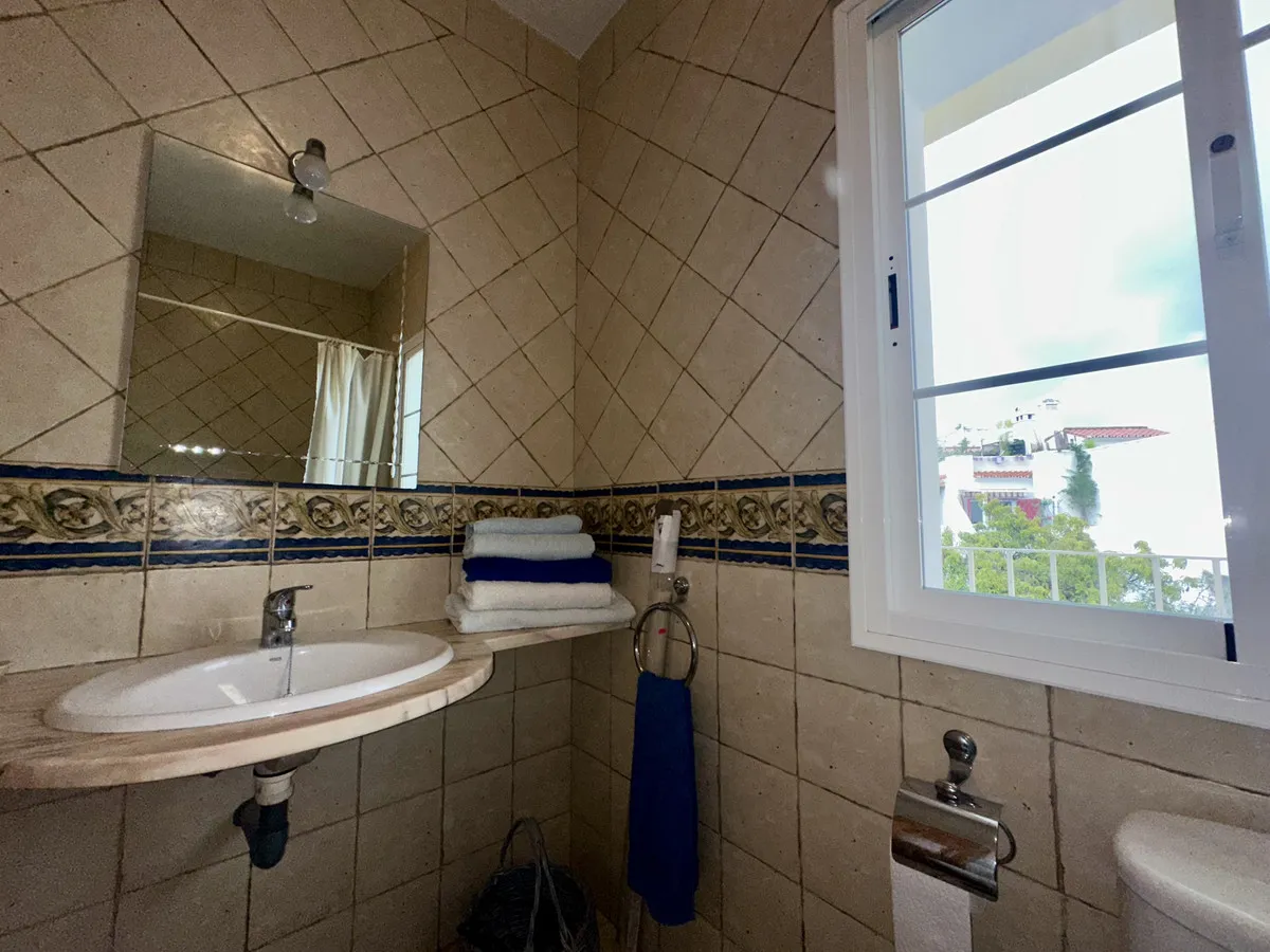 ea03c5fa-f2cd-42bd-91a0-ad699942d8ab