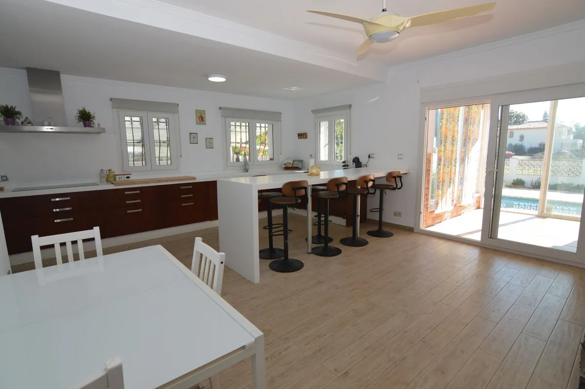 05212789-0411-4d50-afde-1c3395d7d3fb