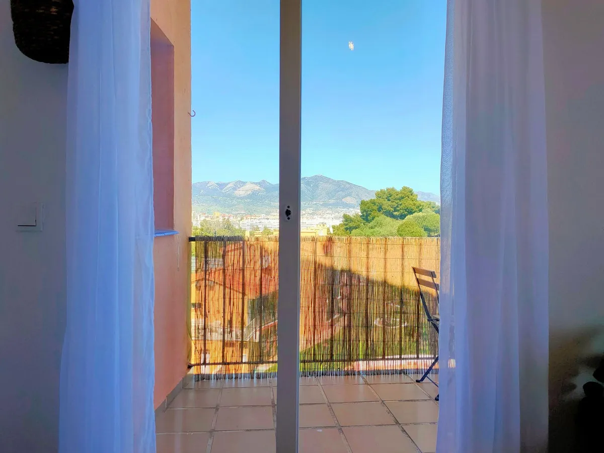 b984f237-25ae-4473-8ad2-0670bf4fa422