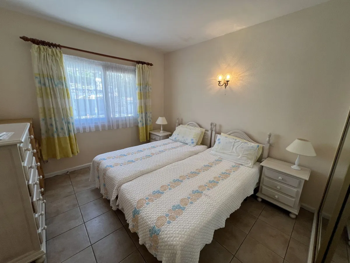 09d939ae-c1e8-43db-94c2-d0bd769754e4