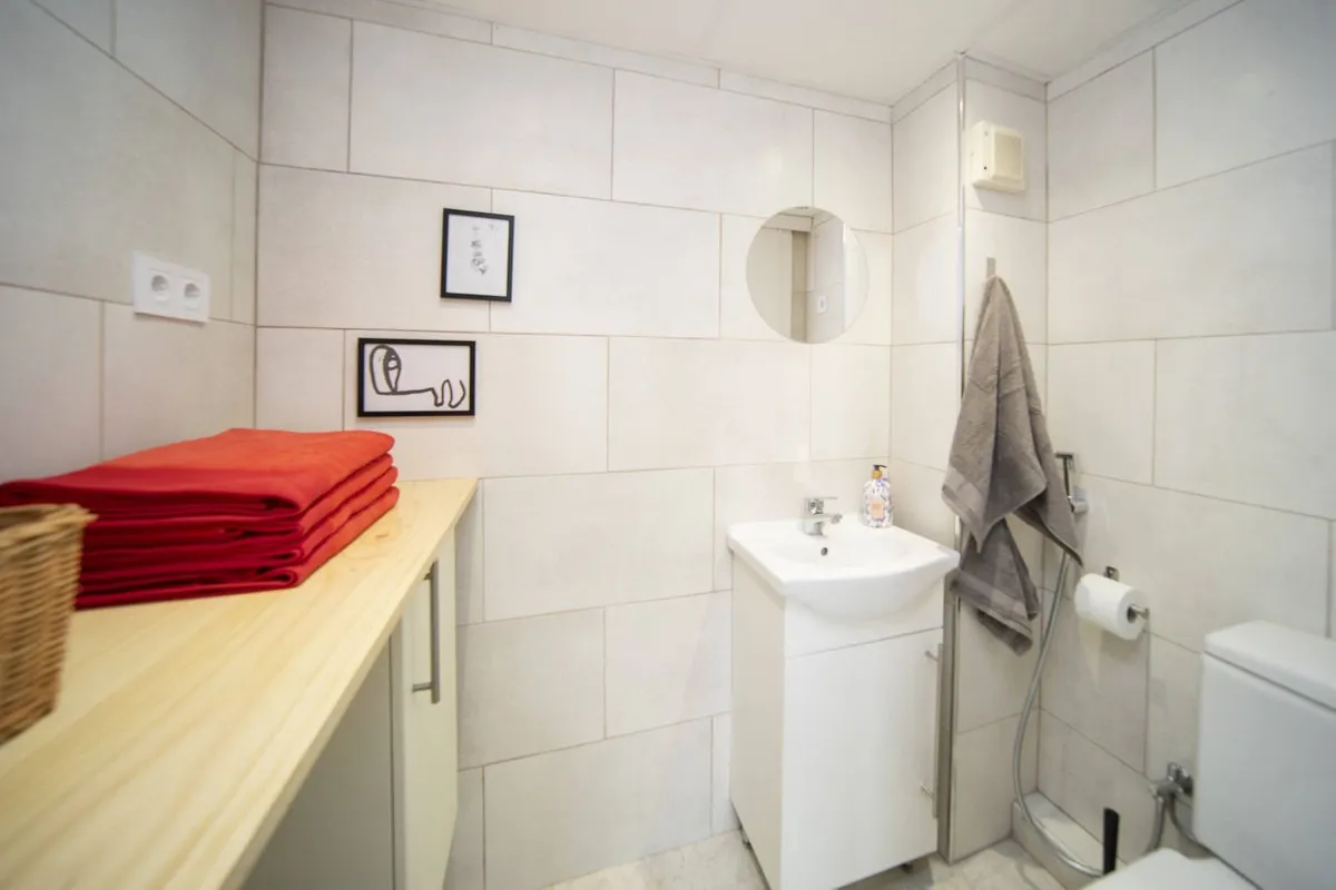 2fc02fc2-2525-44bd-94e1-0b0fa9923711