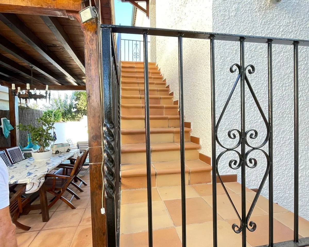 63b81834-5f39-42ea-b6fc-528e0c7074f1