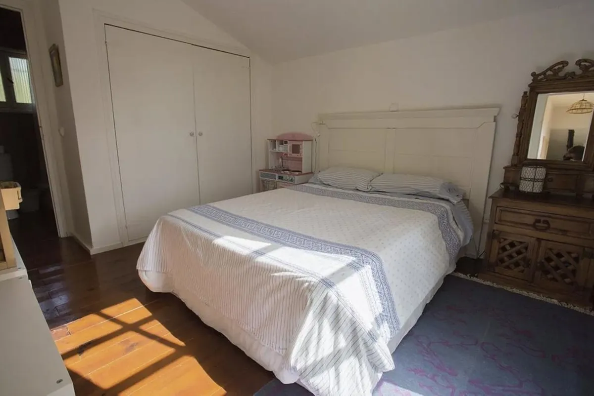 ead2379e-e93e-4d7c-a68f-0e1eaacc8241