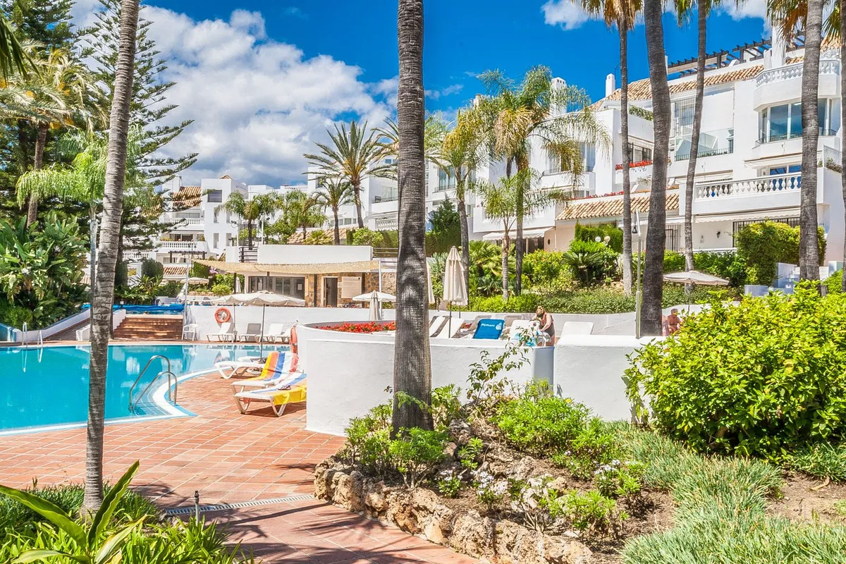 249f8b02-51eb-484c-b325-b6d58501c56a