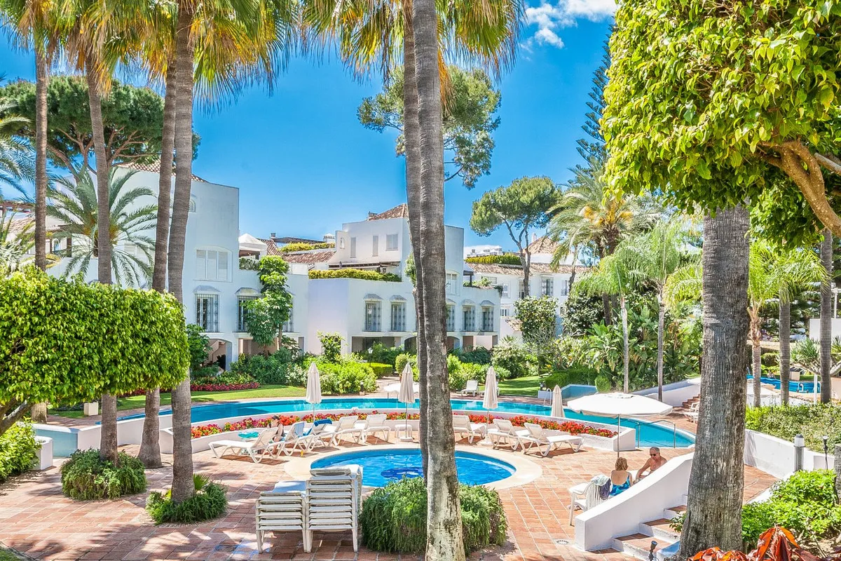 f2d75610-5c3e-4913-a634-d5cd6b4e31af