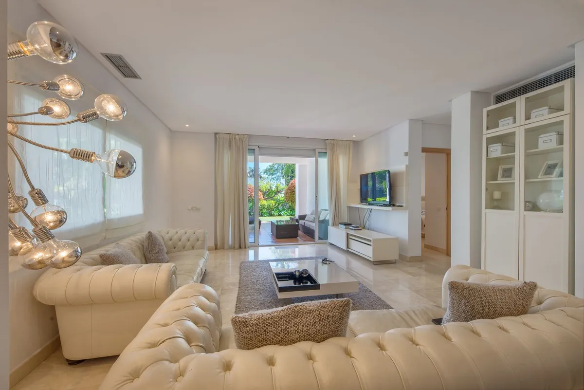 806b5a39-5f75-495f-8107-f862cb2e8259