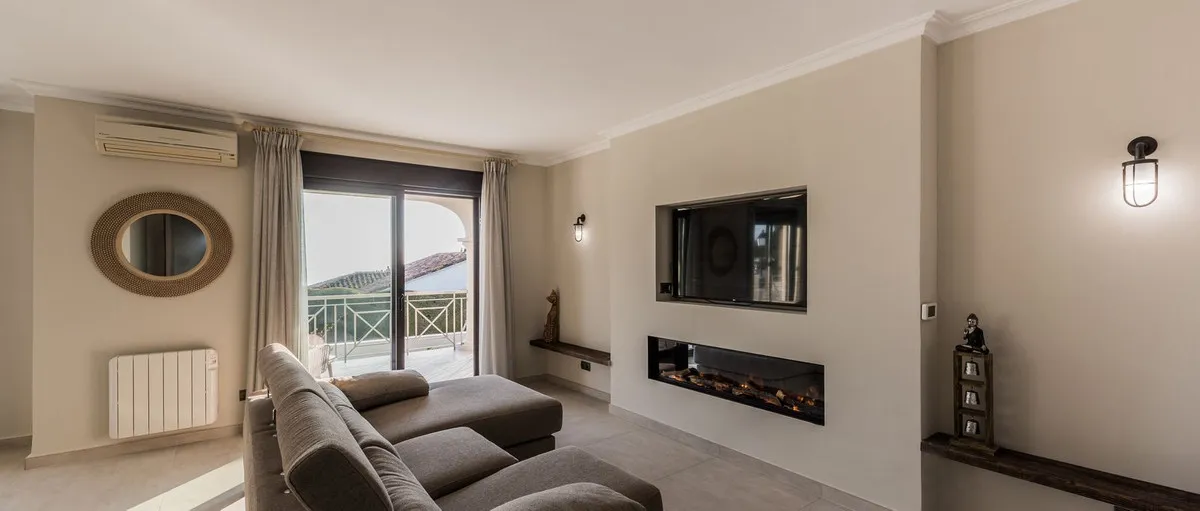 b59cc126-3cd9-440e-9af3-edd20e794d32