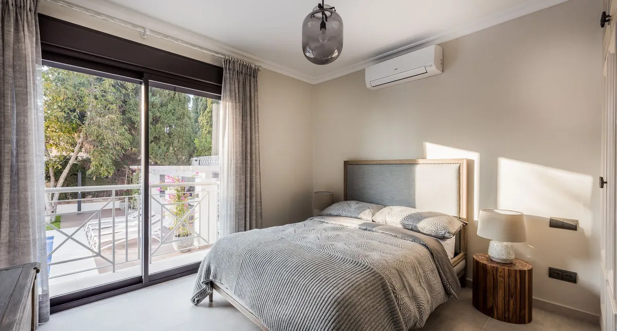 f8d3987f-b17b-4142-915a-6f51a9a2ab9c