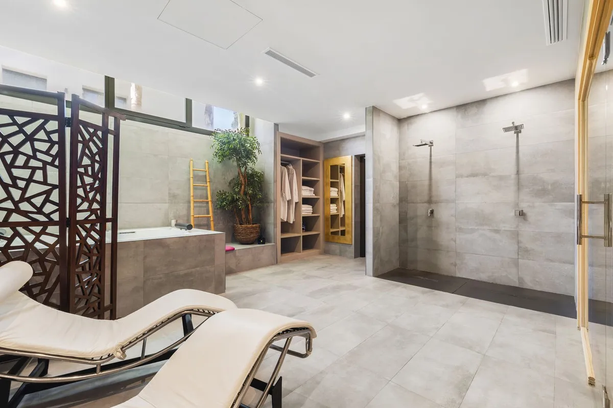 83e4c989-e96e-49d5-9b37-409ce7293039