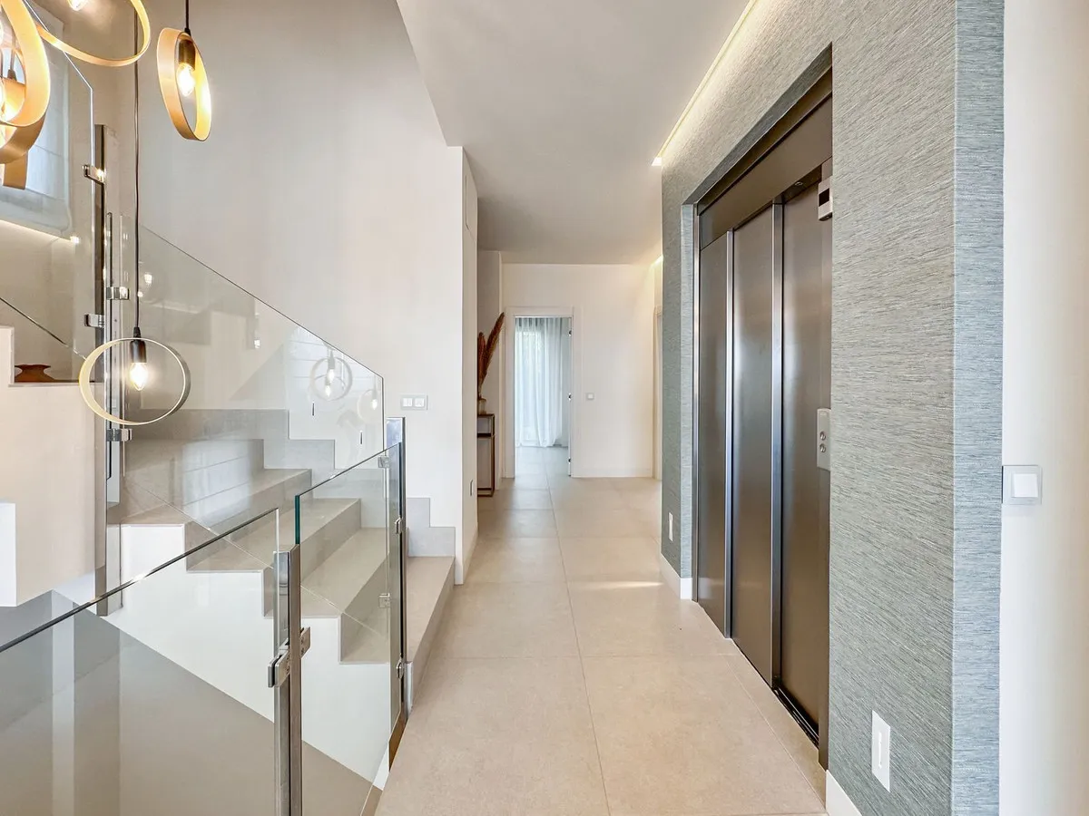 53bb2c6a-0a5b-48a0-a35b-1efdcd03d9cf