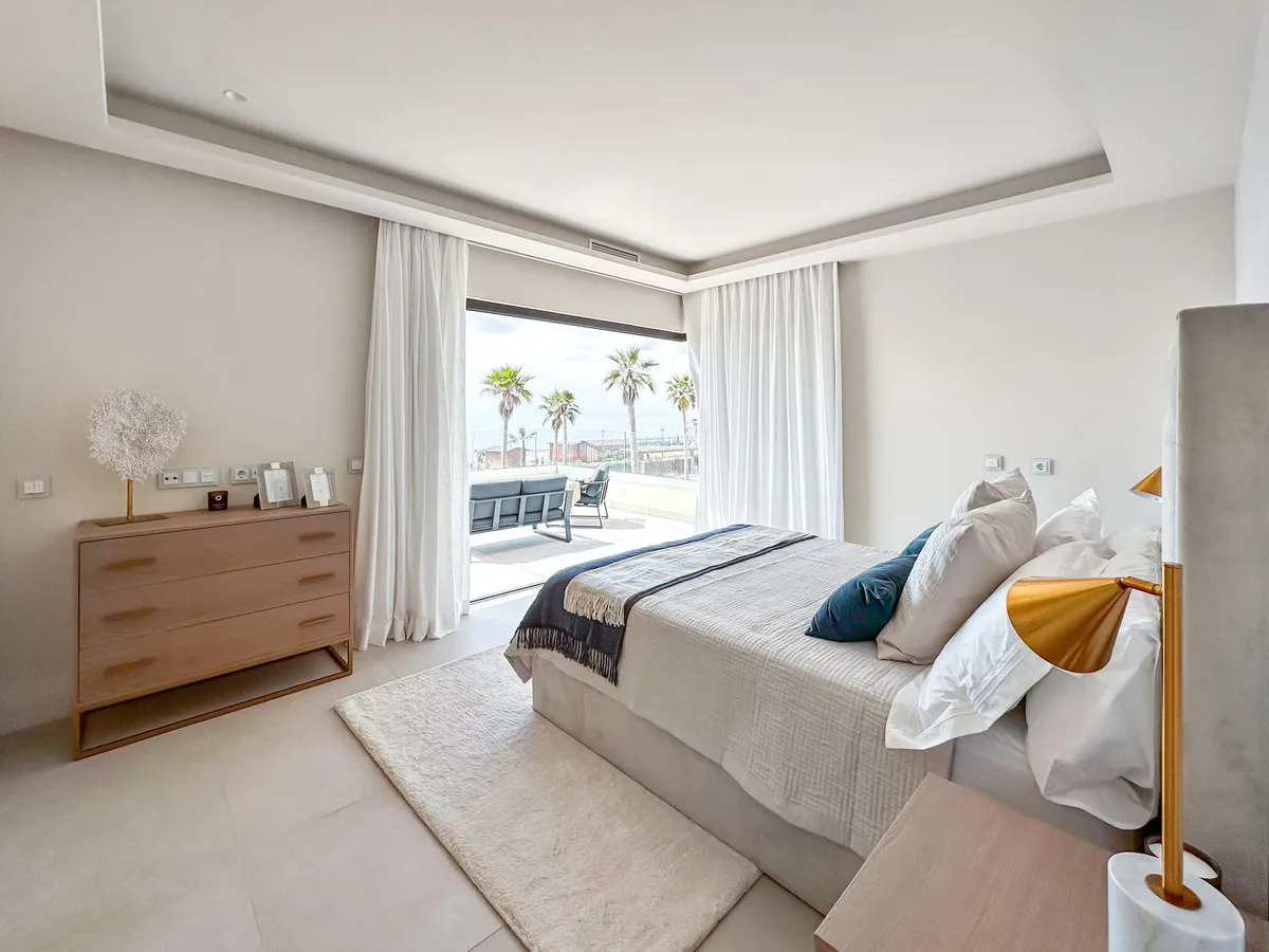 b8cd09d4-1502-4e61-8abb-093d9c734760