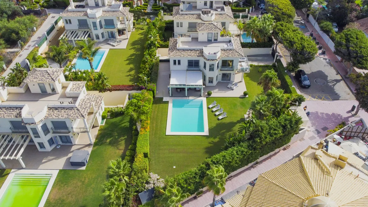 2e1b910a-408a-4a82-804d-74d0eeb46fa0