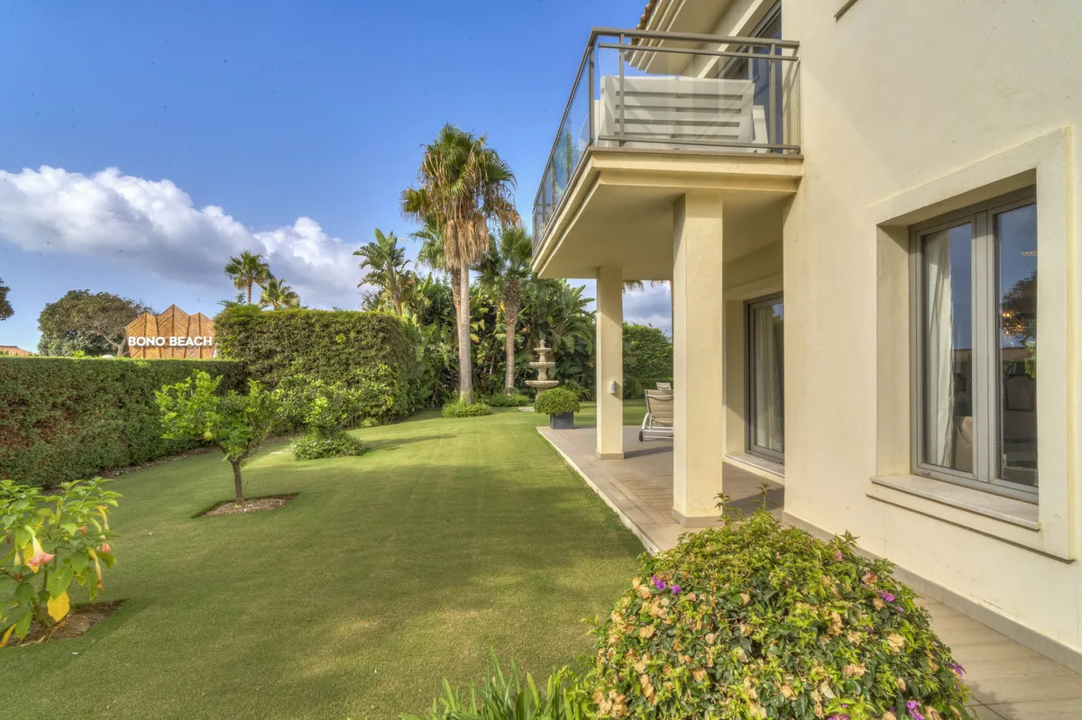 4fb0a33c-9809-415c-bfa8-17ffa05176c8