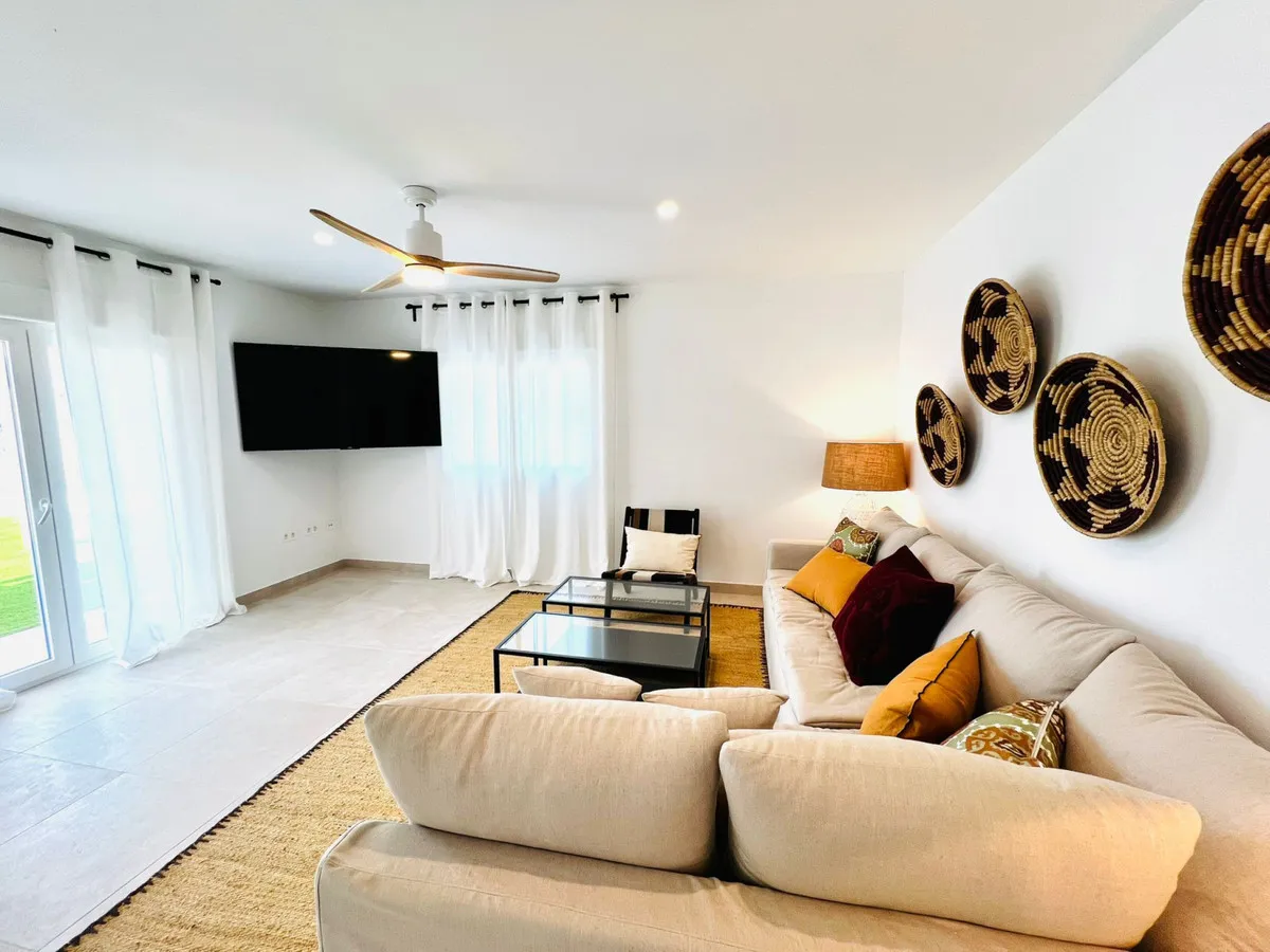 4252d272-7627-4801-b0b8-9636d76c7132