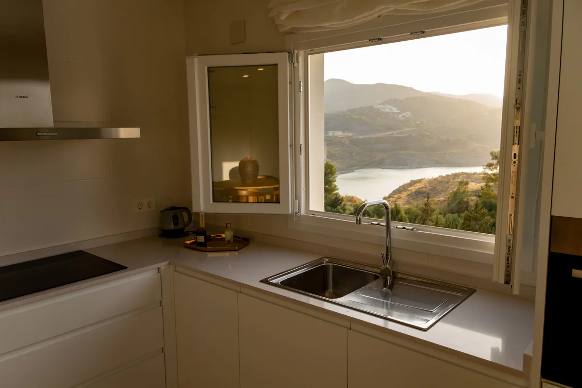 6ed98967-060b-4042-99dc-74cb53976b4e