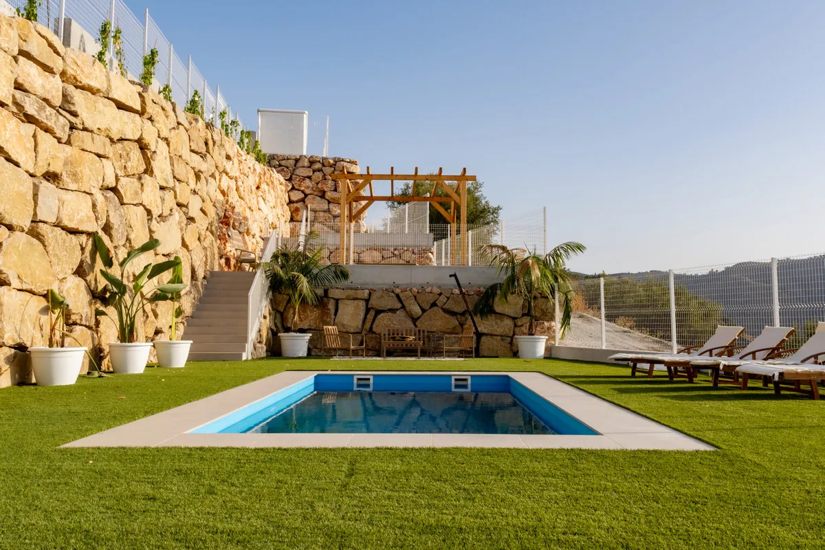 d617cb94-a314-458c-b4ad-a98434d52350