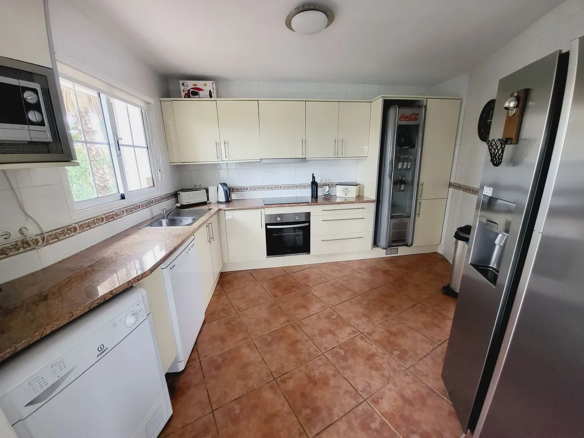 164dd7a1-33bf-4058-ba96-cb2b29cfa006