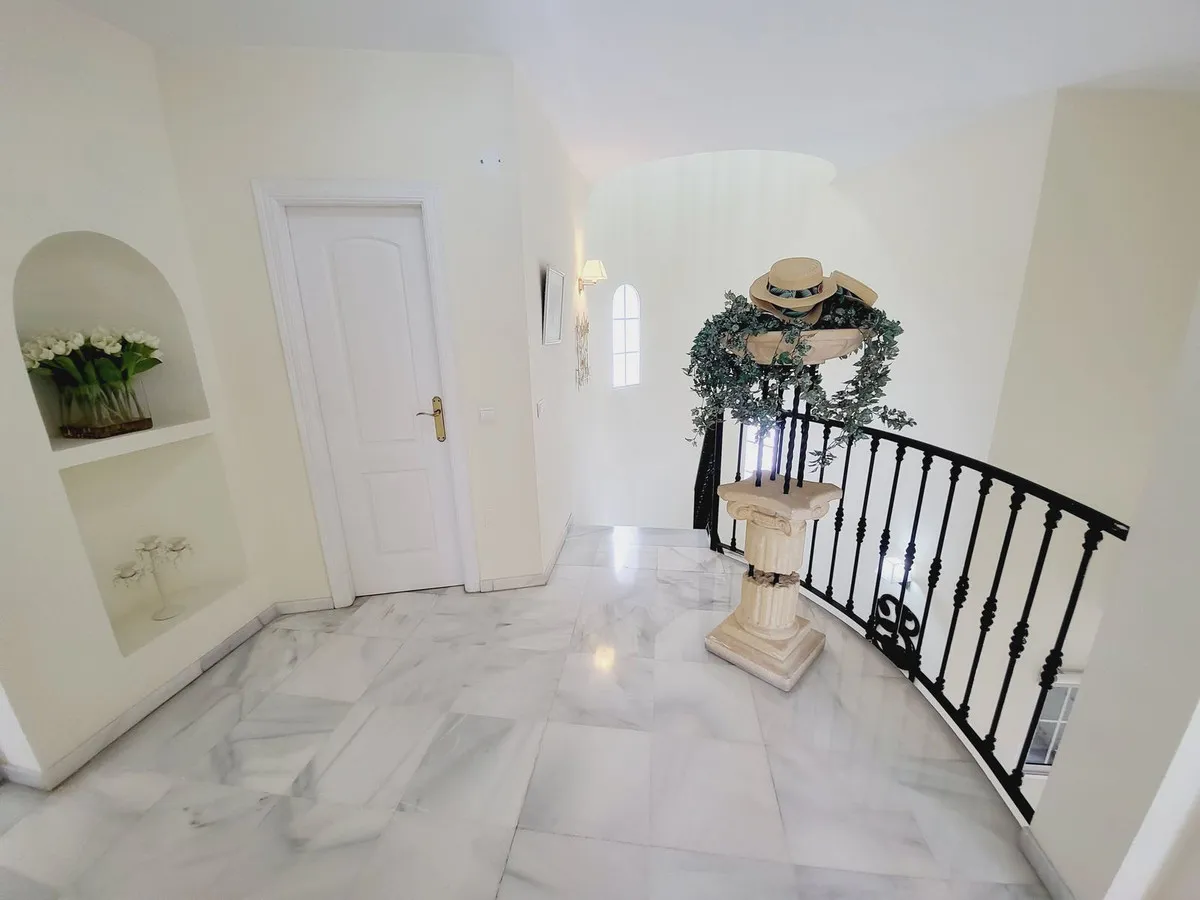 b8478a07-a9fc-4611-8121-d28095b42ac3