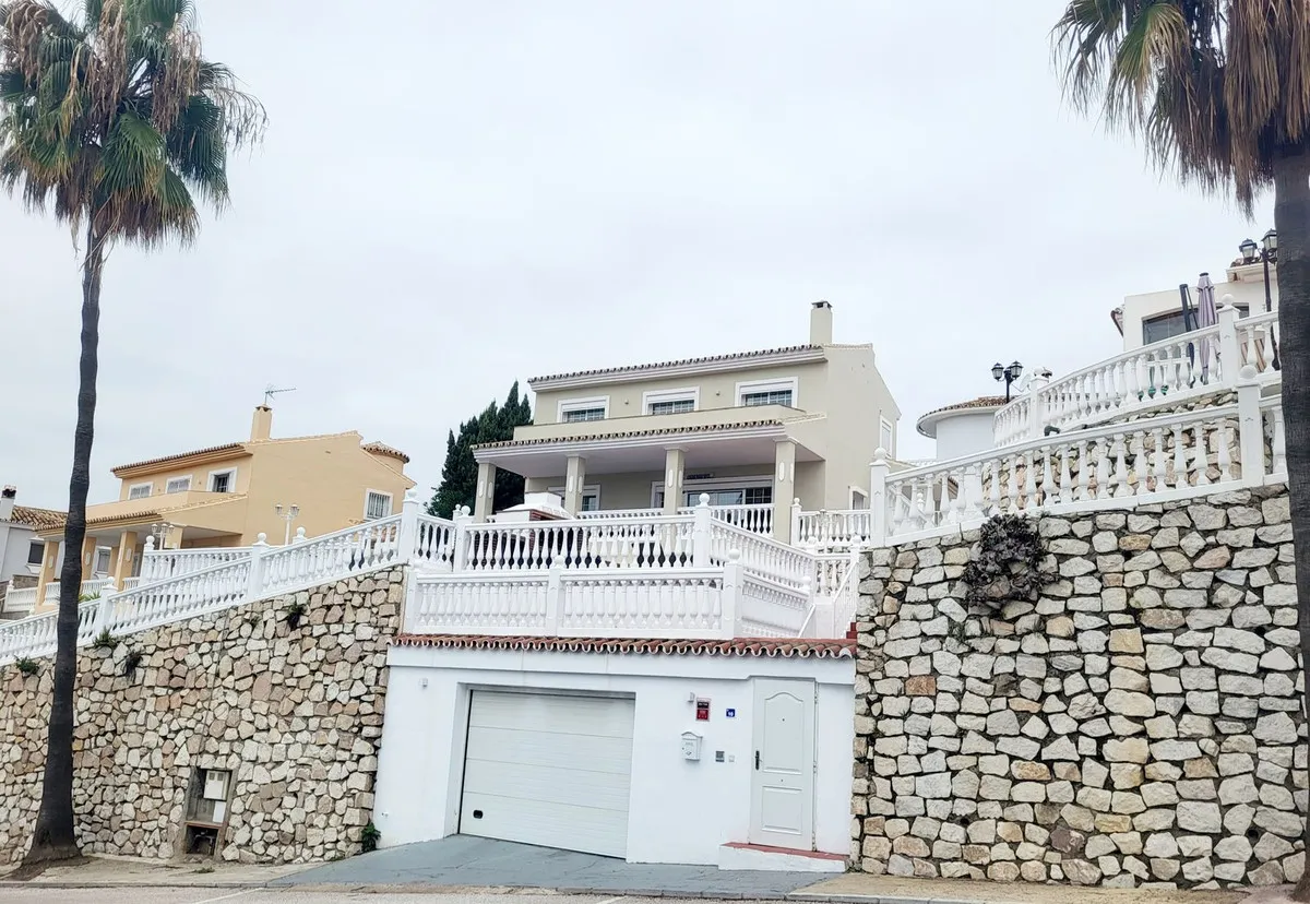 da9ecab8-7cfb-4009-a5c7-40801ce542ec