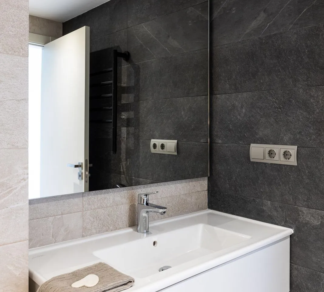 da3872db-506f-4b67-9aa1-19baeeaadd13