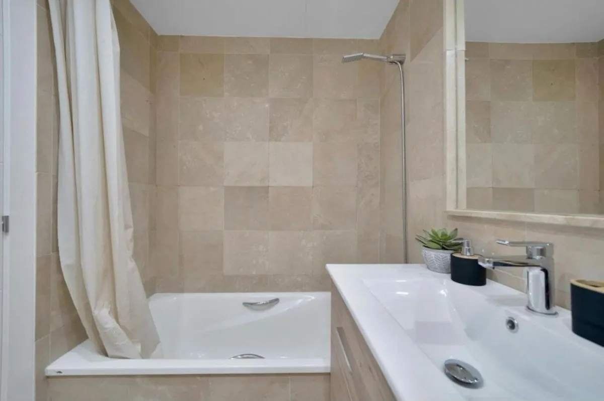 318e8235-a1a8-481d-8c98-ac12bd78ae83