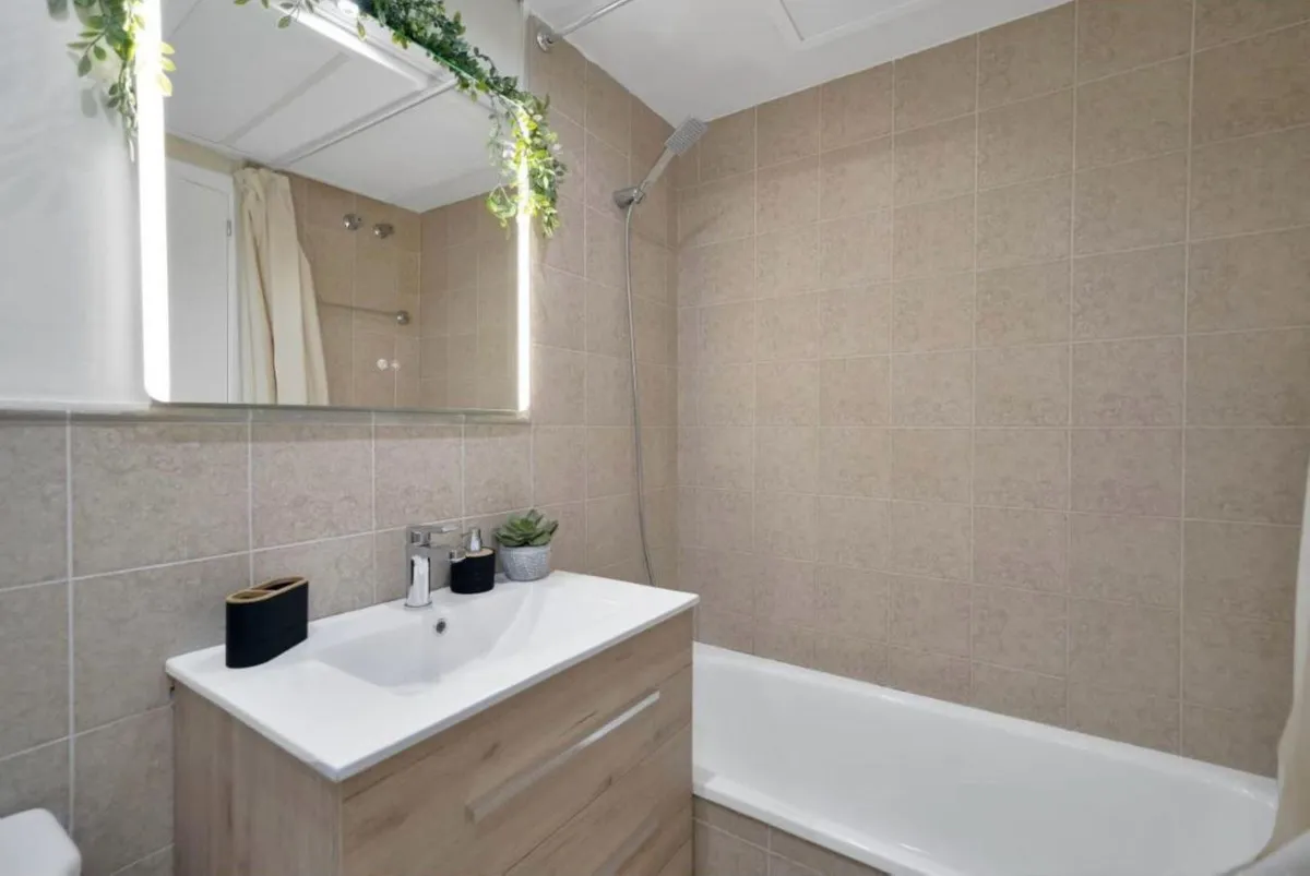 e7c08c18-7943-4bfd-9e5b-0b6c93a9a097