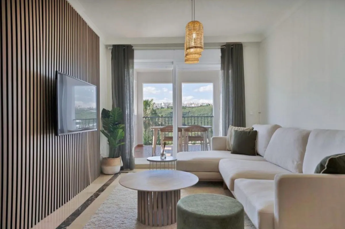 e900a32f-433a-4995-b513-99c6debfd6d8