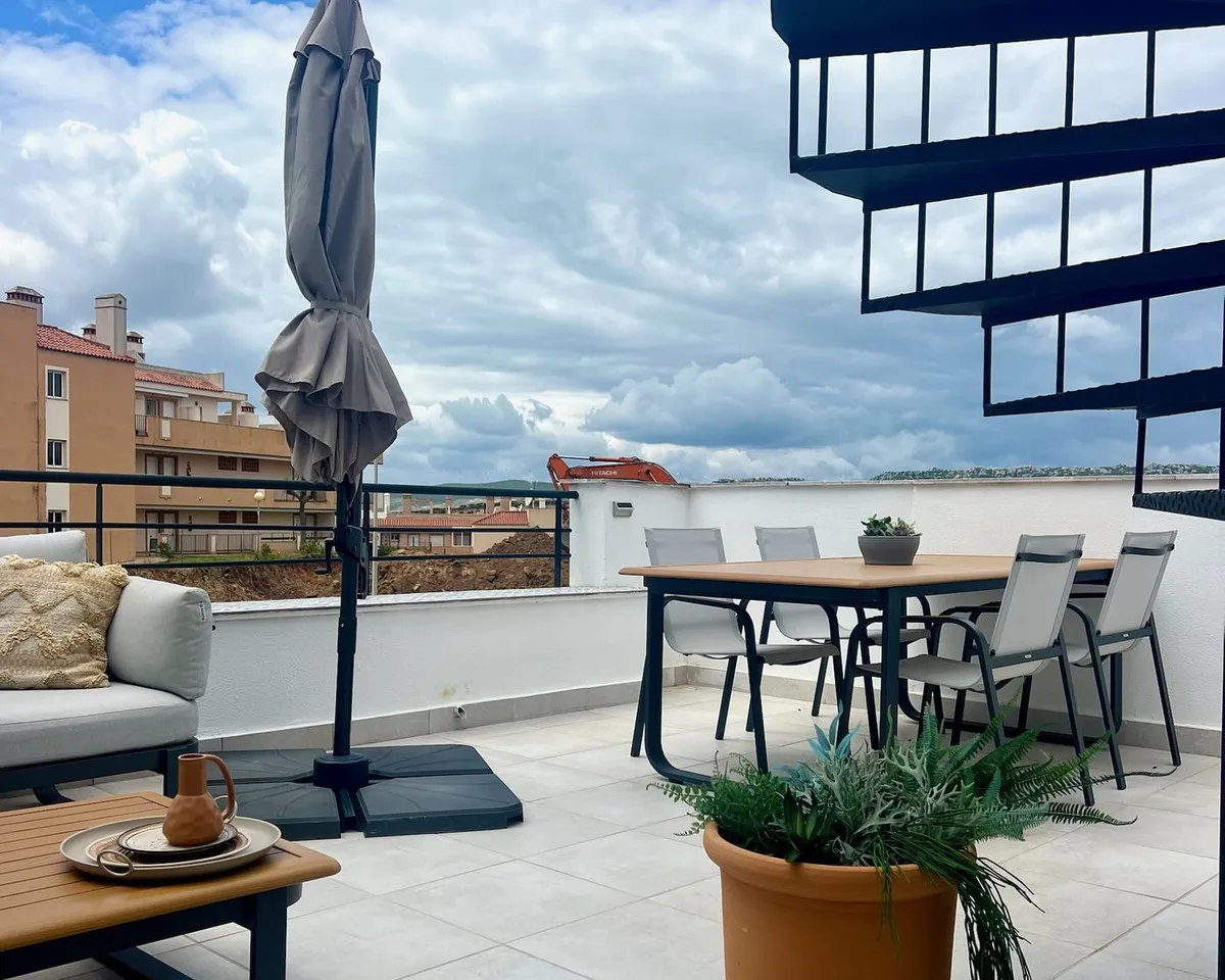 f4dbd68c-6b4b-4c9b-a12f-2e18ccc87a05