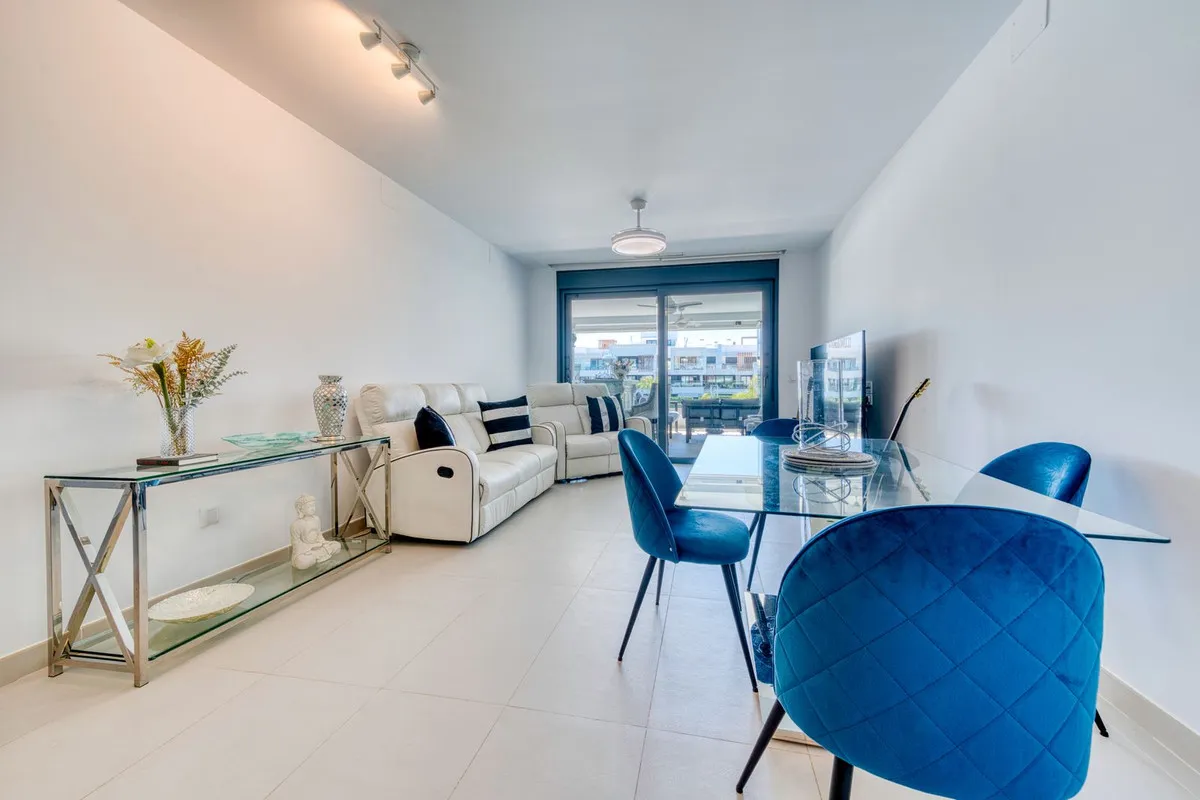 8fd7ebdb-cfd4-4218-a569-dbea4ba52131