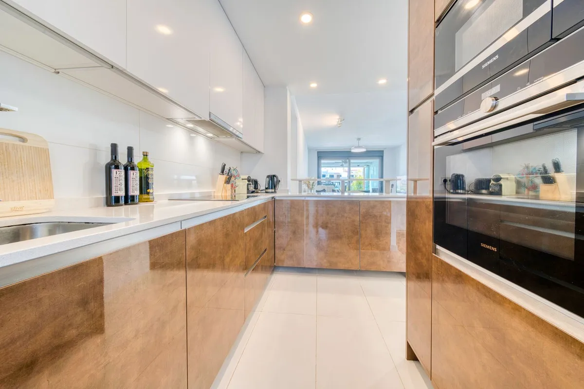 ca89fdcc-bd1e-4889-bfb6-793bc5b7b856