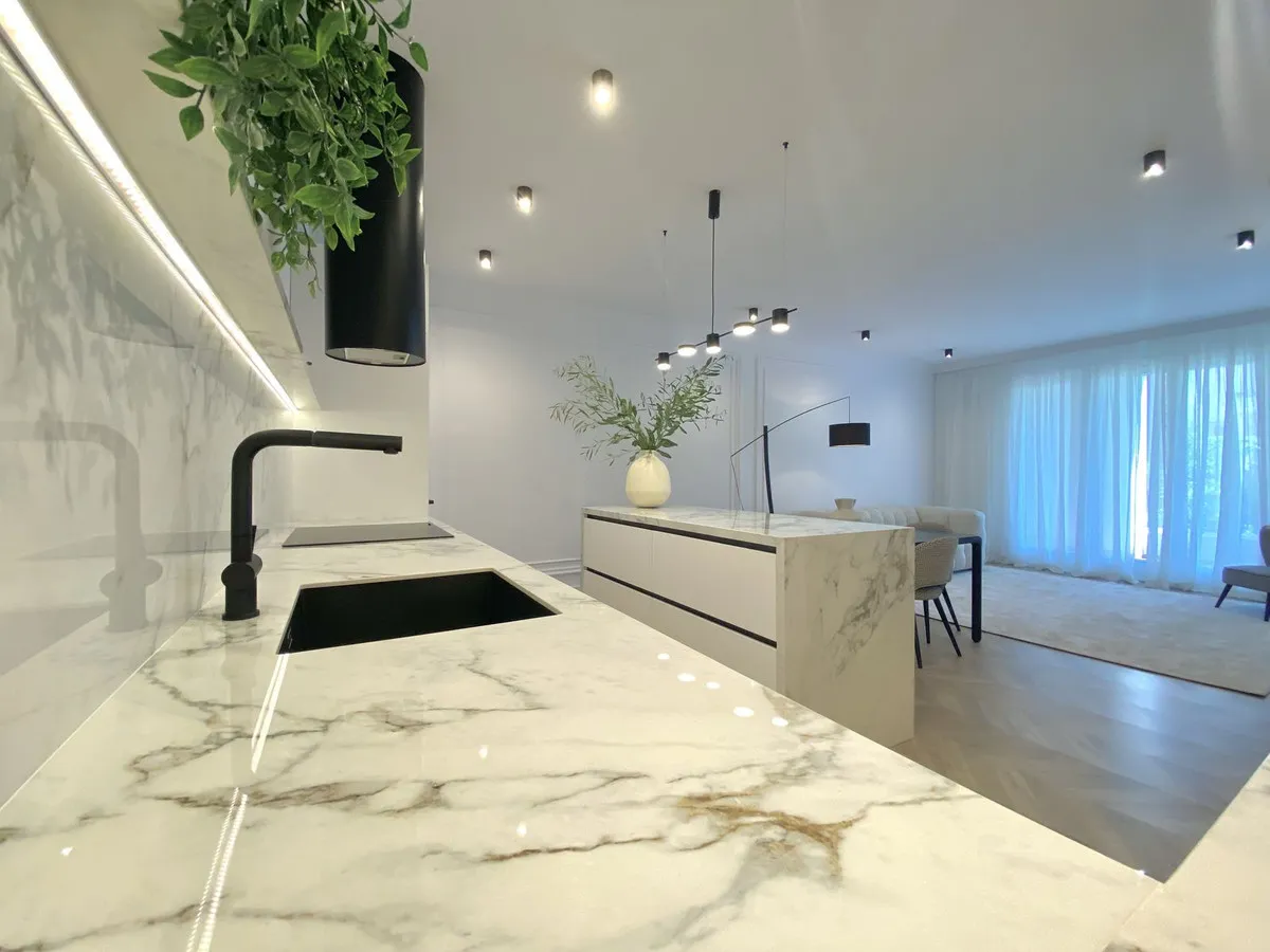 5ff6c976-8410-4df5-82f9-d1092ef9f5d5