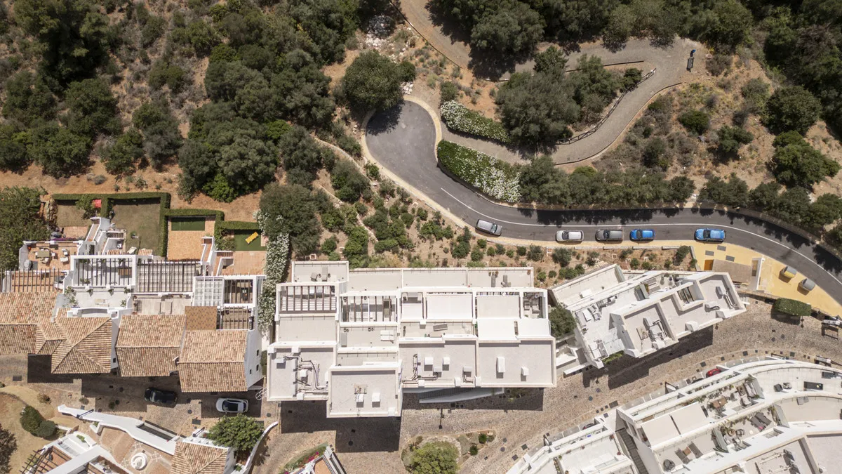 02282192-8dc6-44f5-9a7a-355b4def04e1