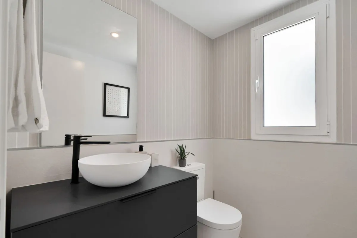 b3792bf0-d5f1-436b-8a21-4b3dc589dafb