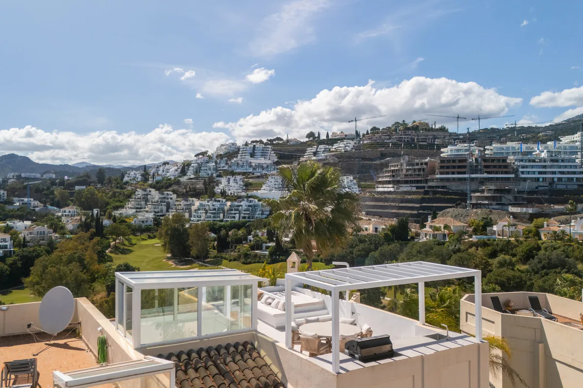 5e47a751-7300-4532-8974-26721e615770