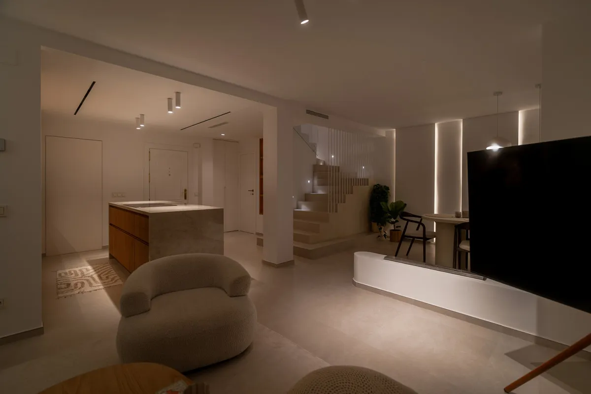 76f5f5ea-688e-4bd3-ad77-11406a6fb4fb