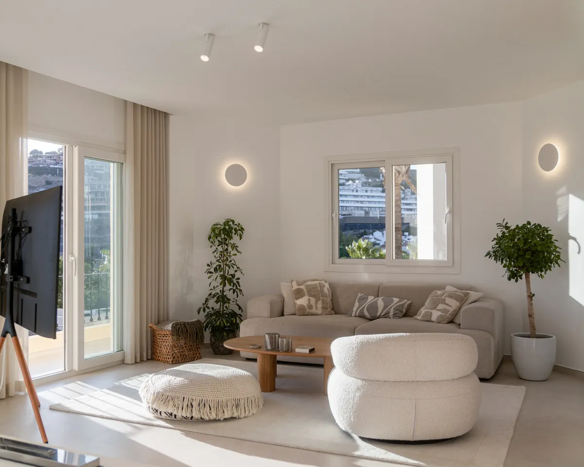 cdb91bca-160d-4dfd-939e-5368ddf63a05