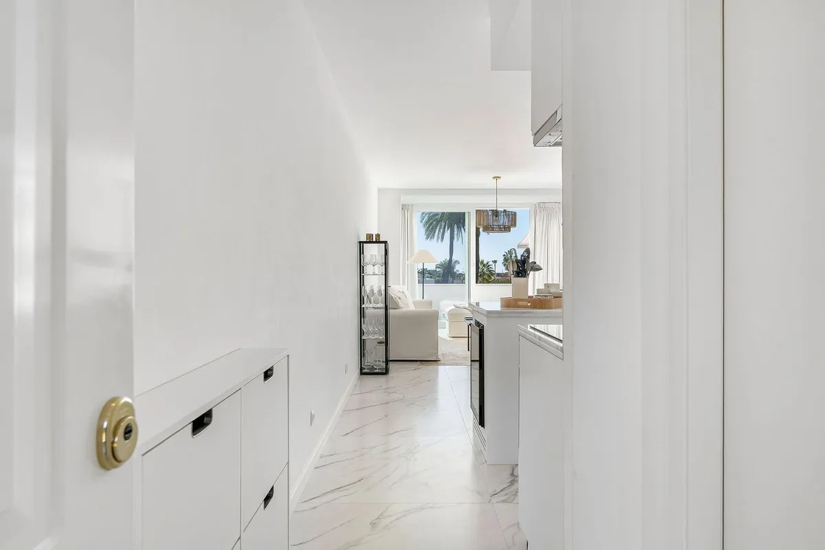 7784bb32-d713-4cba-94fb-782b535cd79b