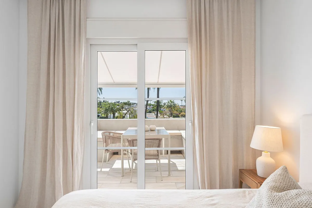 a9c3fa9b-5455-4c34-816b-77824b2f1979