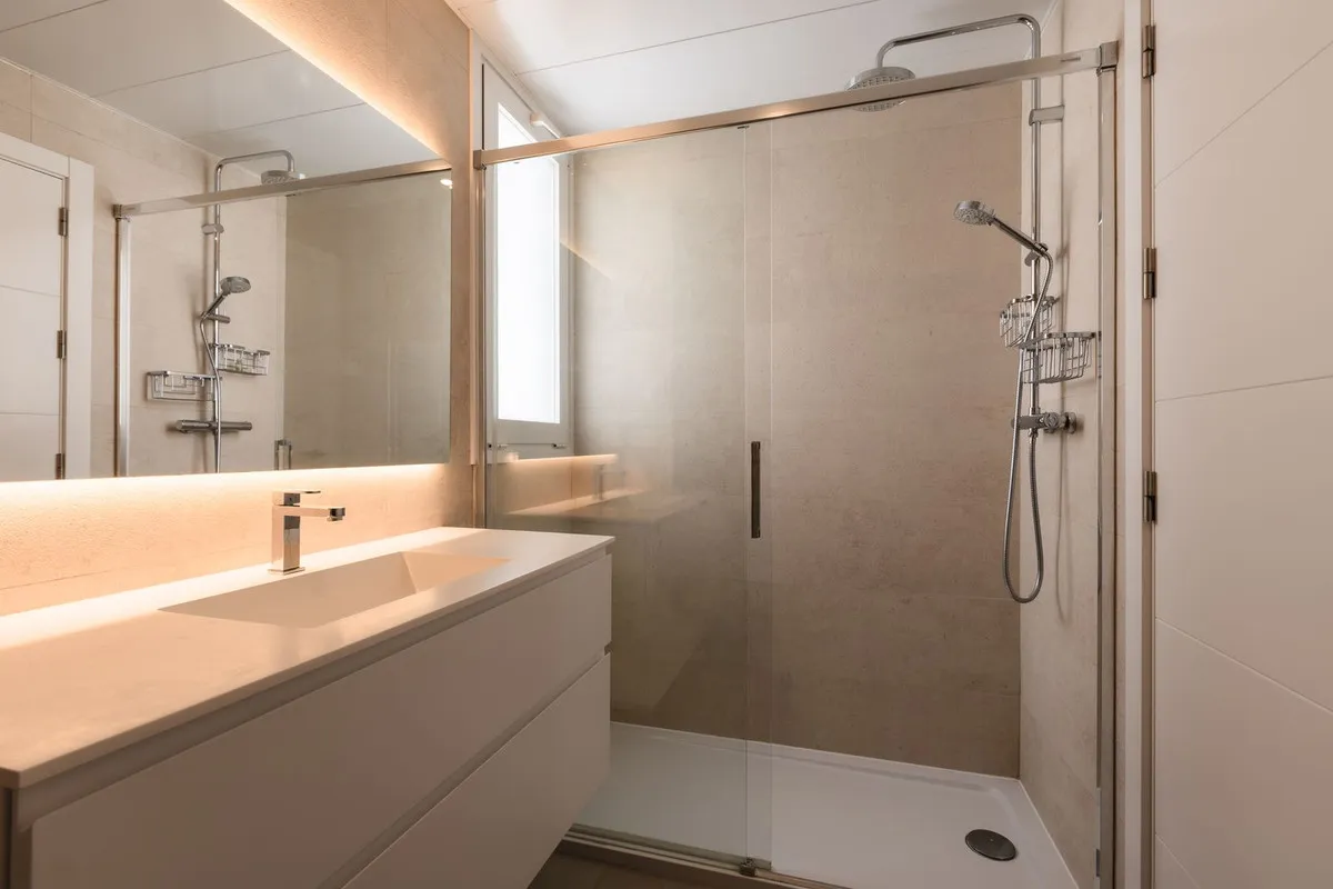 15fa4702-0aa1-4bb5-8b0f-543886951033