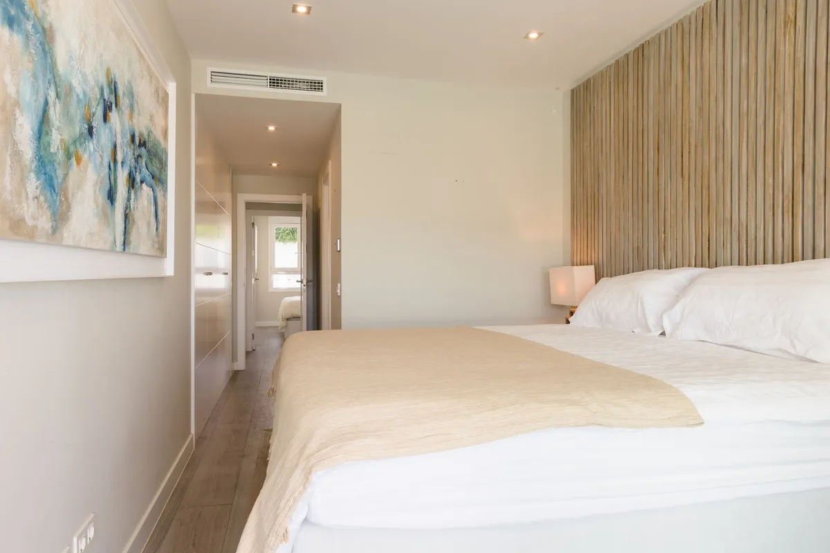 ab0c3c0c-e093-44d4-ac96-4b7945497cda