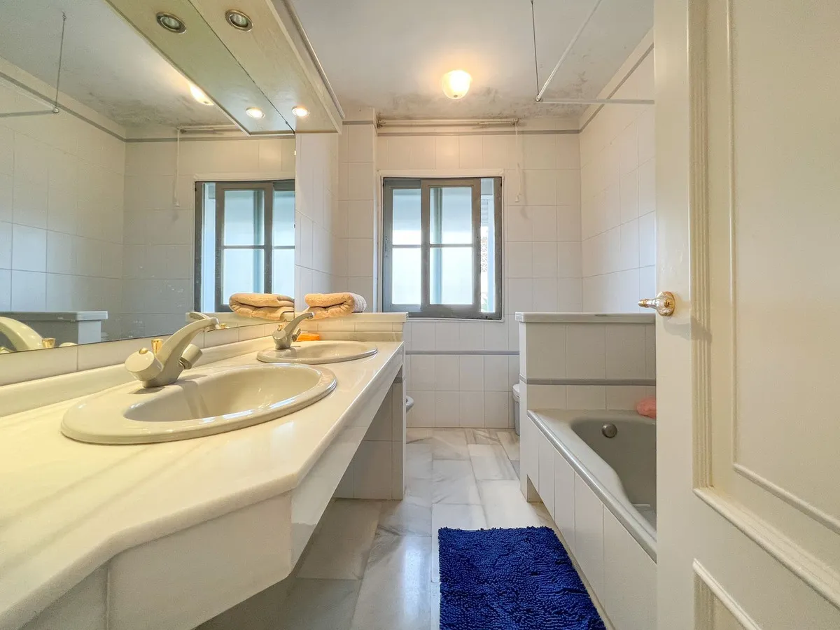 59776323-a614-4bc1-865c-00778d35a875