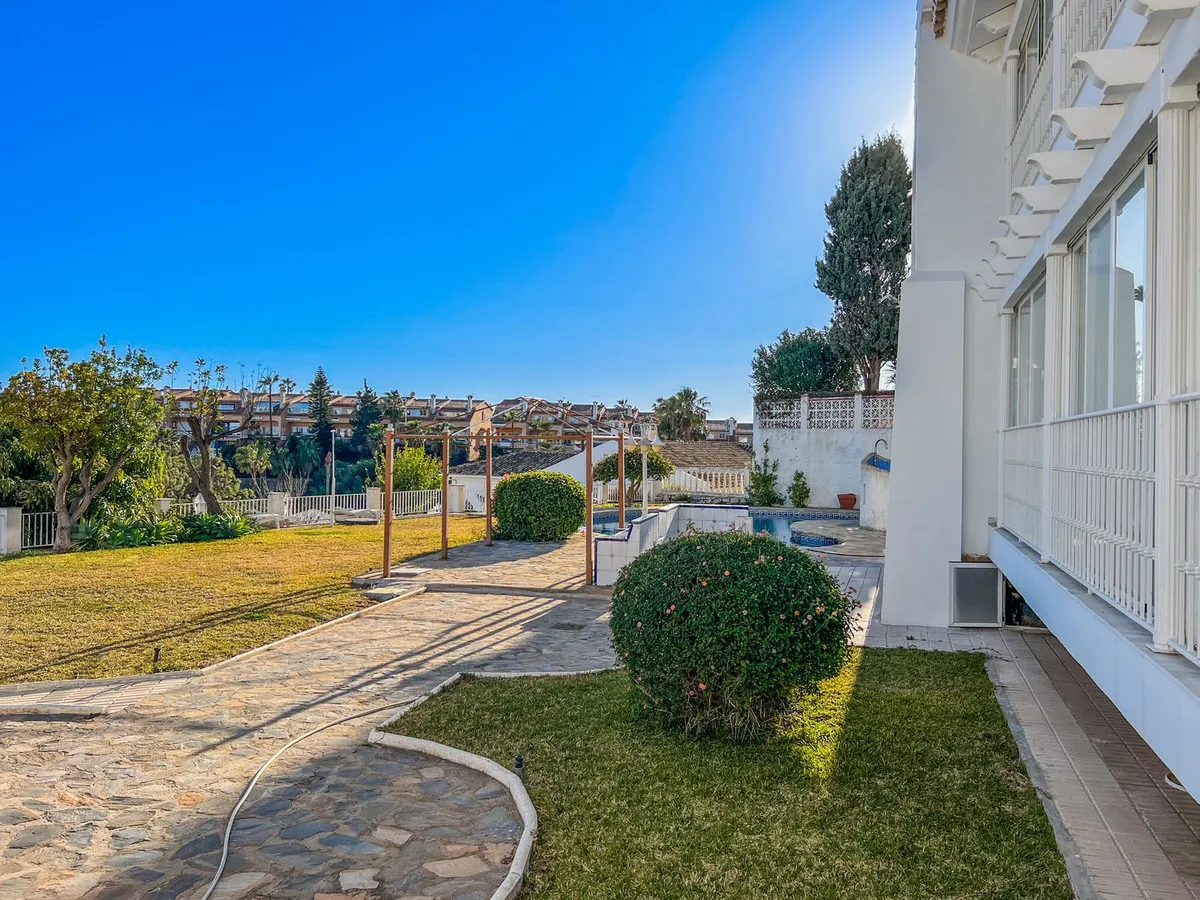 92e50fa8-38a4-45d3-80f0-0b89cc796687