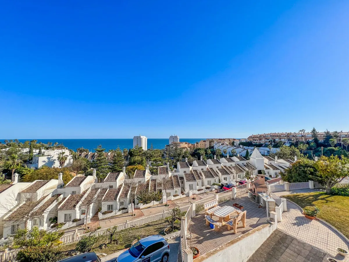 bad080e5-8f37-434b-8743-fb81016f5396