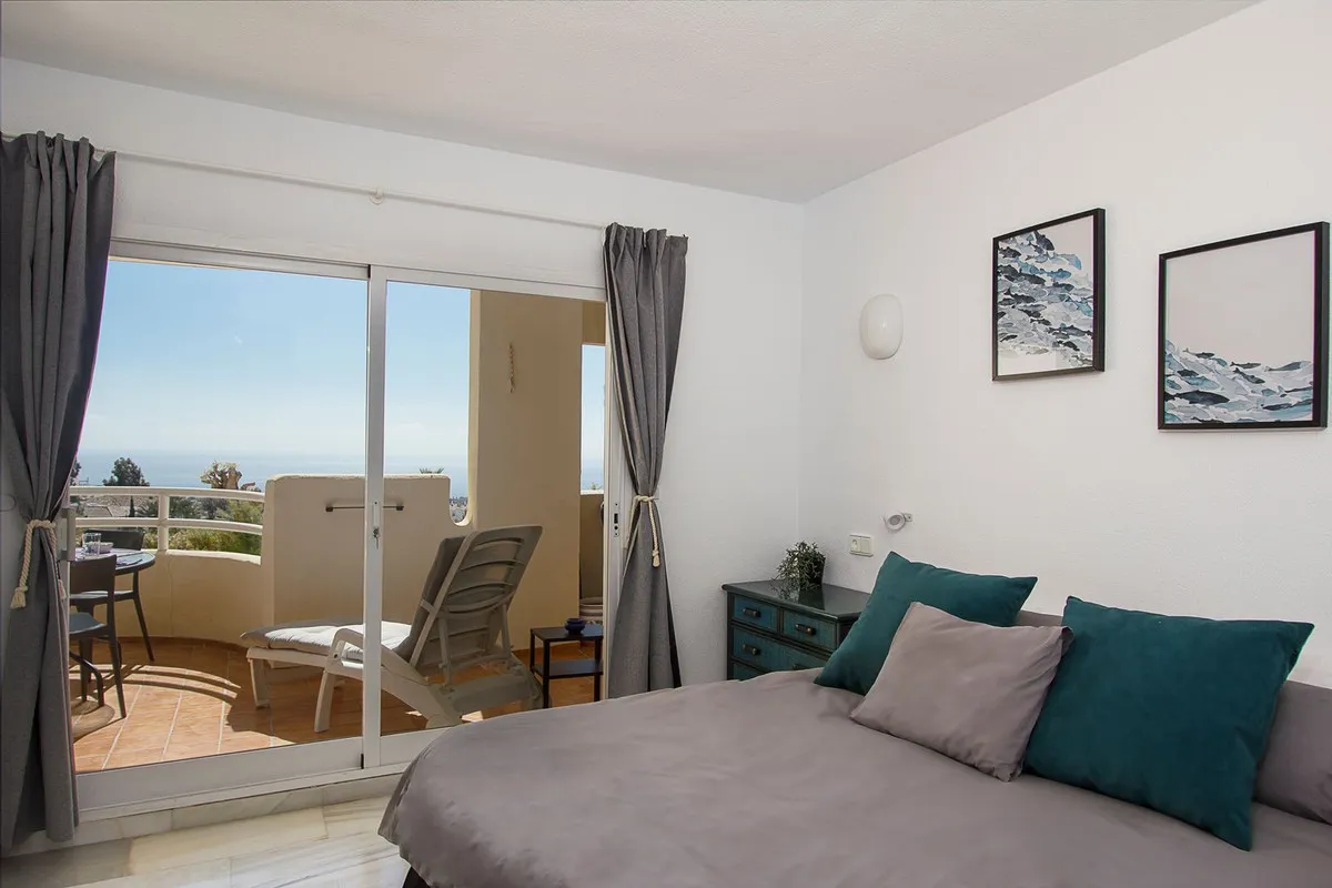 1ecf8179-502f-4af2-ba5a-0983f50c11cf