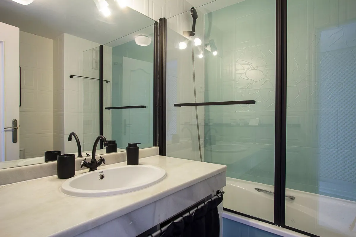 5a08ac30-6726-43b0-abe0-4f2762f06b93