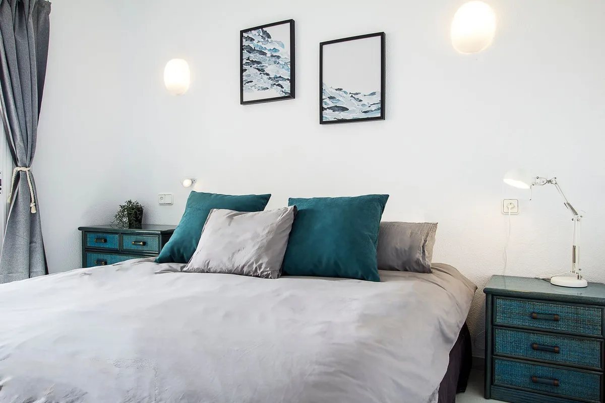 8aa2c01d-8f43-464b-adf5-0d8fabc1284a