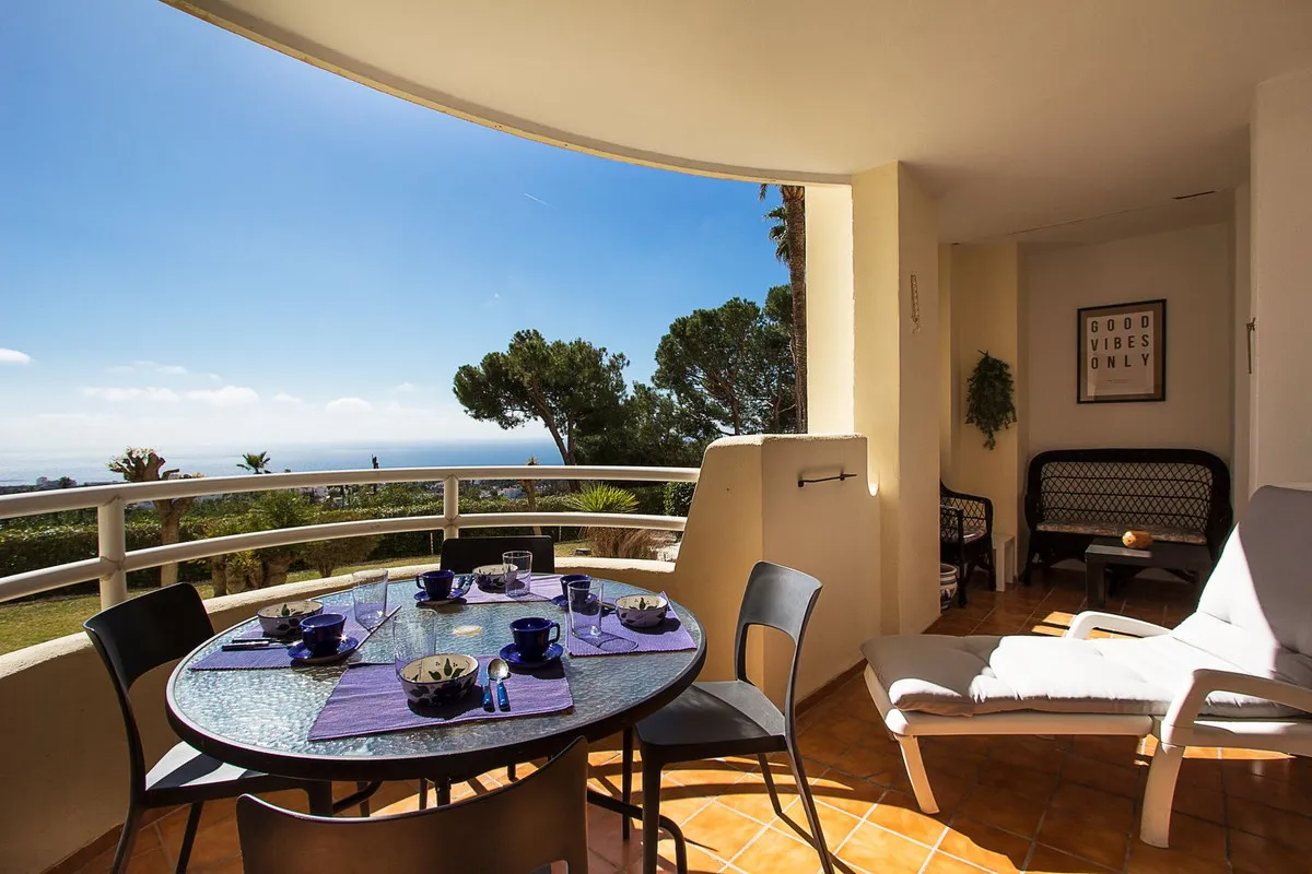 a208d079-dcee-41d4-9f2f-843a661208e6