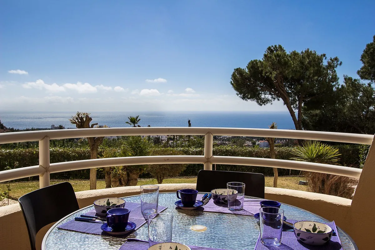 afbb419d-f99f-4ffe-bdd6-a8574a0ca8a5