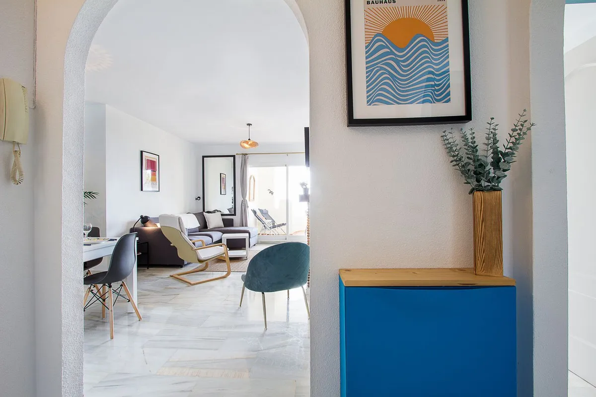 f81ce0a2-4a5c-4d40-b7e4-e2cc8cf72763