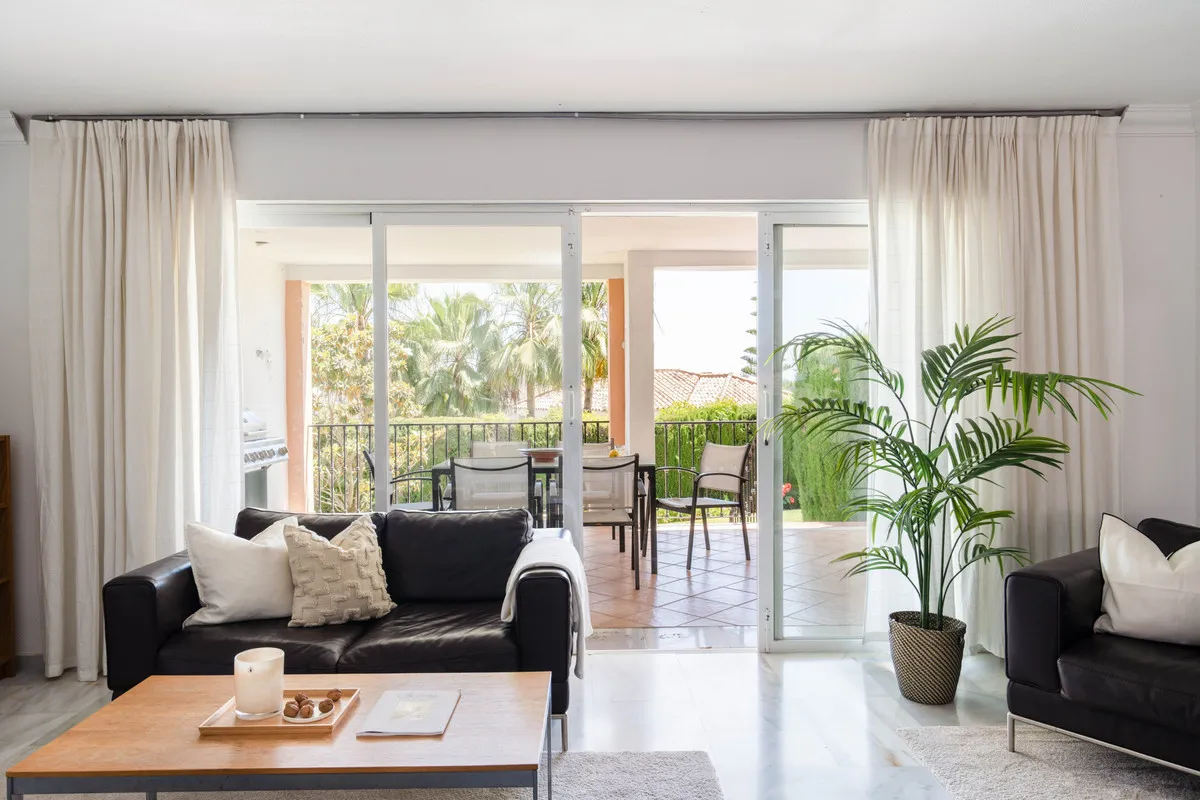 9743845b-20f8-429f-90c7-7026bdcc94b7